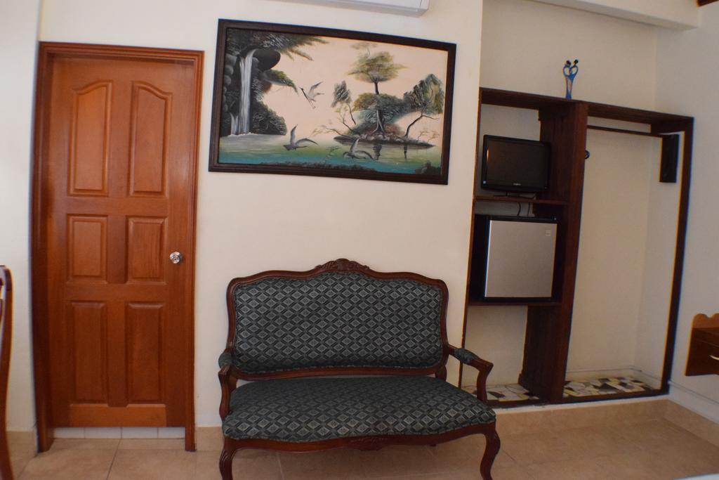 Martha'S Guesthouse ซานอิกนาซิโอ ภายนอก รูปภาพ