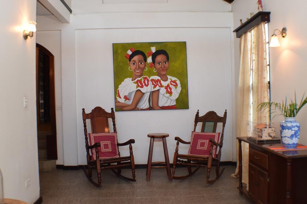 Martha'S Guesthouse ซานอิกนาซิโอ ภายนอก รูปภาพ